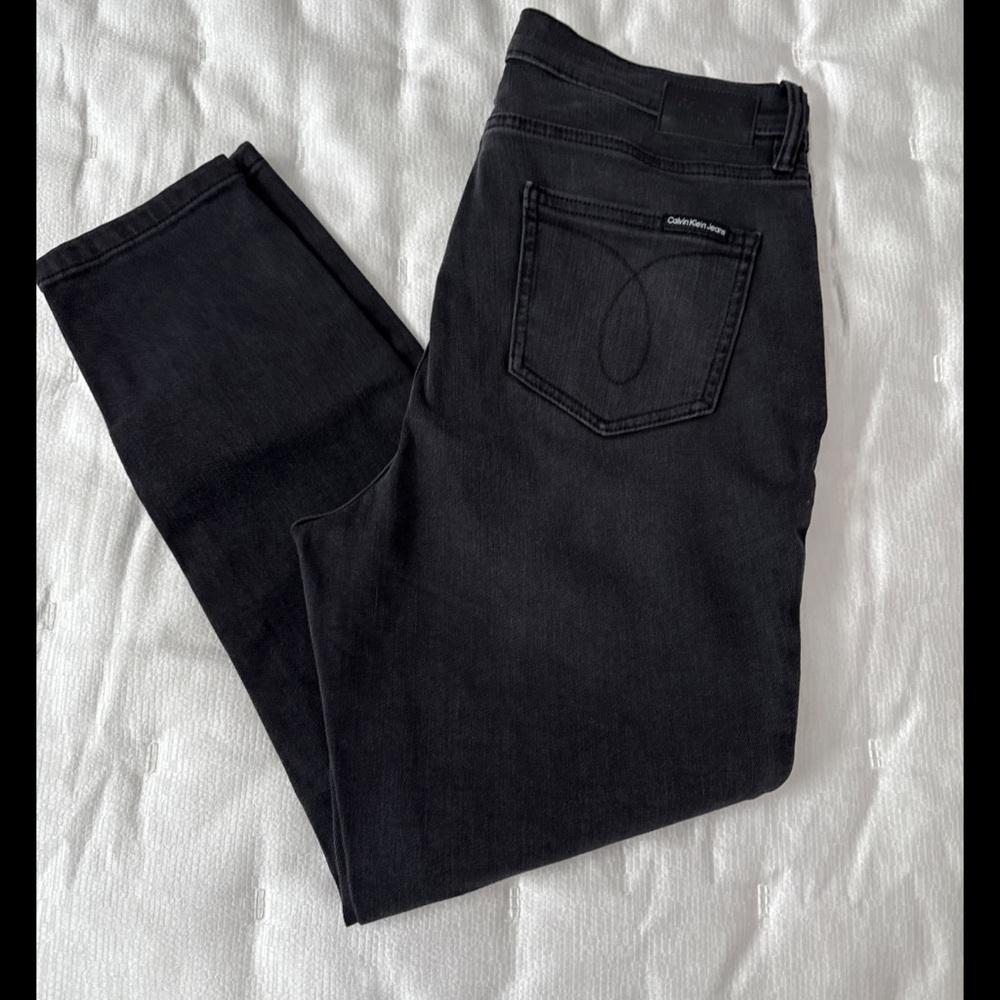 Calvin Klein Jeans in black wash size 31